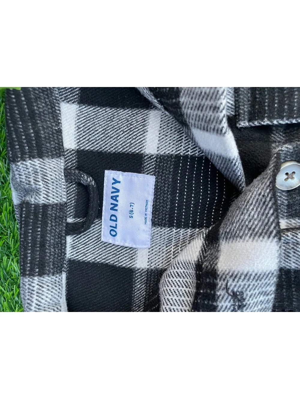 Old Navy Kids Black and White Plaid Shirt Jacket Size 6-7